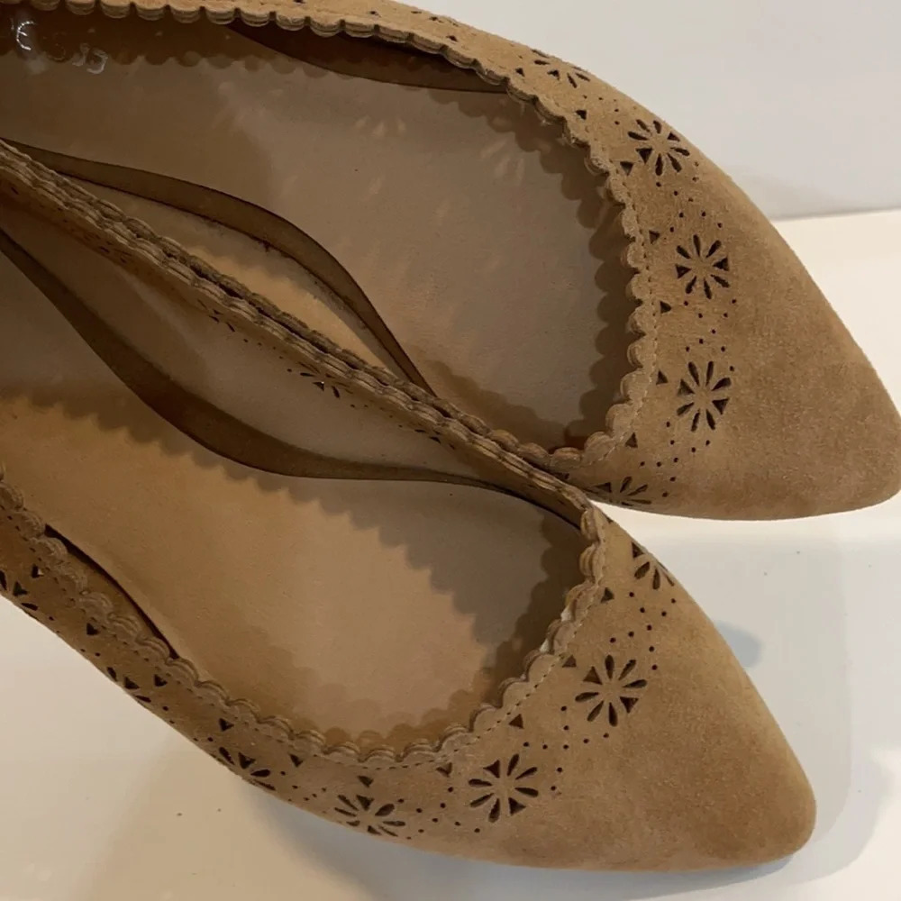 Joe’s Pointy Almond Toe Suede Cutout Flats Tan size 8.5 - Picture 10 of 16
